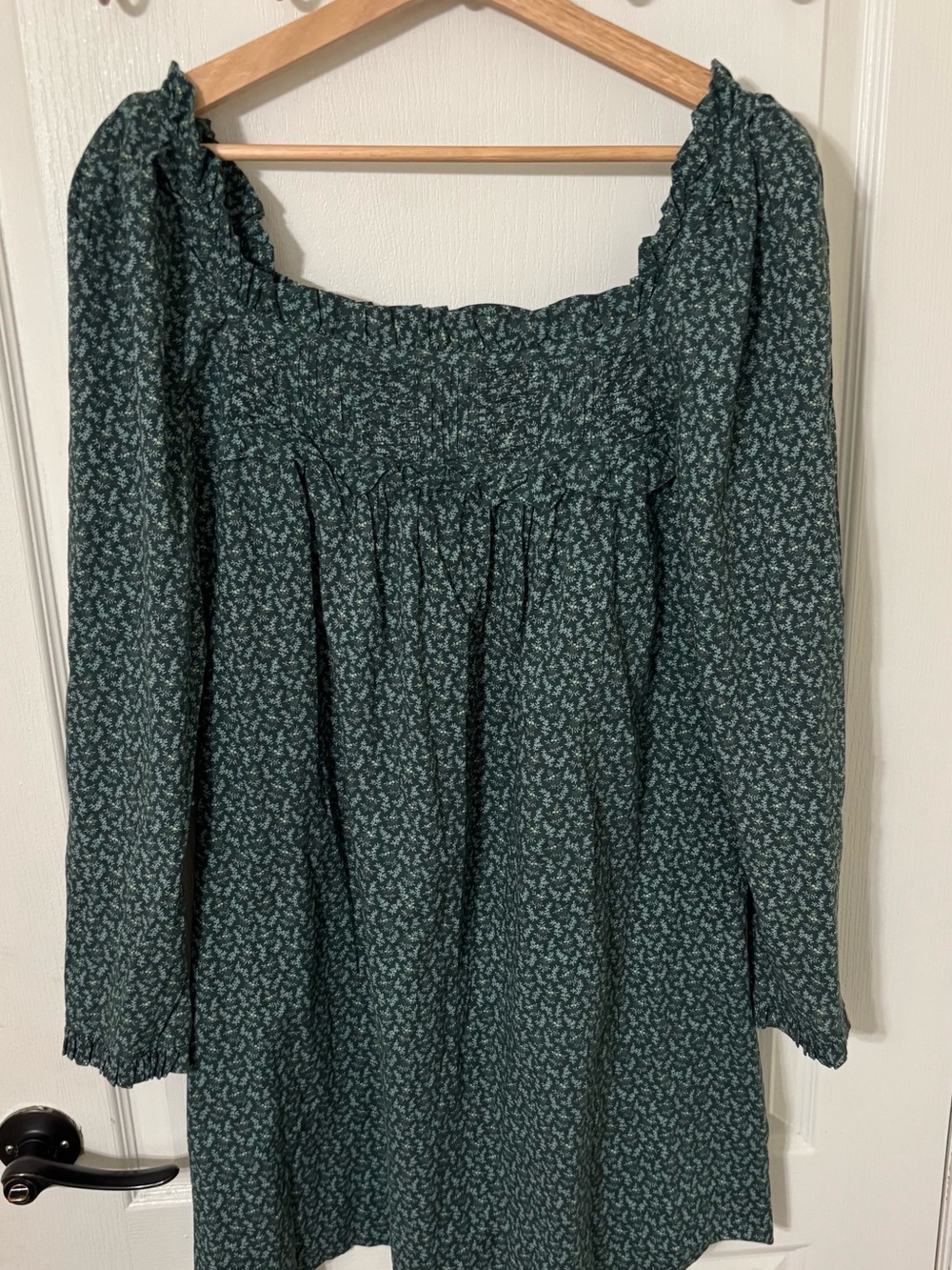 Dôen Serene Dress in Evergreen Ditzy Floral